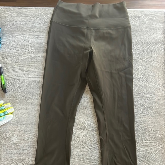LULULEMON 21” crop leggings - Picture 1 of 2